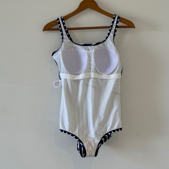 One piece swimsuit NWOT - Picture 4 of 6